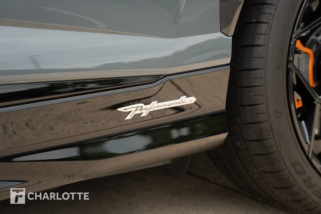 2023 Lamborghini Urus Performante - Image 11 of 31