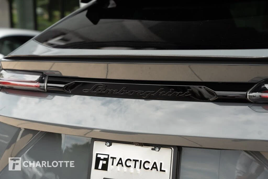 2023 Lamborghini Urus Performante - Image 17 of 31