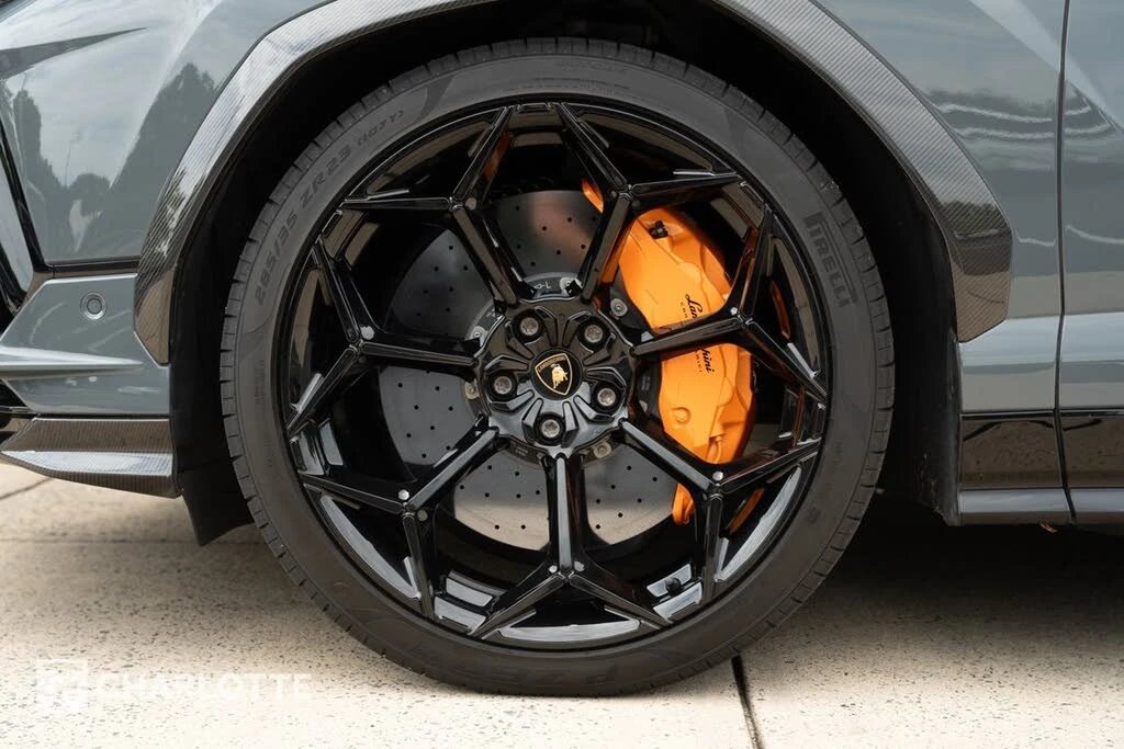 2023 Lamborghini Urus Performante - Image 13 of 31