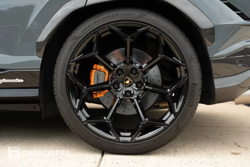2023 Lamborghini Urus Performante - Image 12 of 31