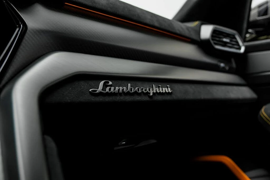 2023 Lamborghini Urus Performante - Image 31 of 31