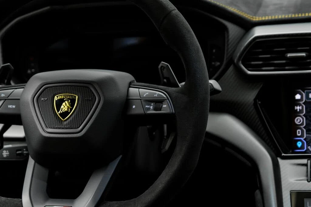 2023 Lamborghini Urus Performante - Image 18 of 31