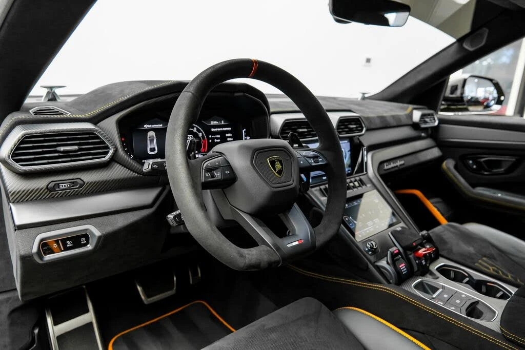 2023 Lamborghini Urus Performante - Image 7 of 31