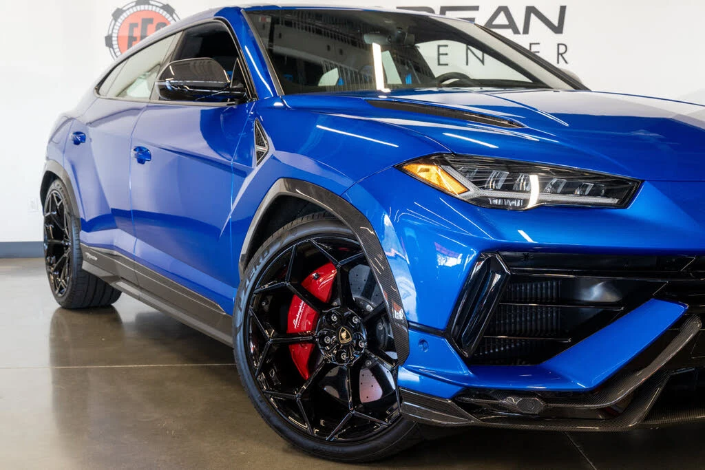 2023 Lamborghini Urus Performante - Image 13 of 31