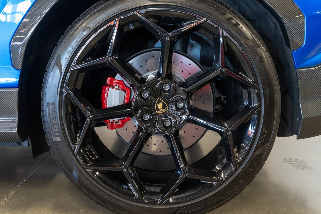 2023 Lamborghini Urus Performante - Image 30 of 31