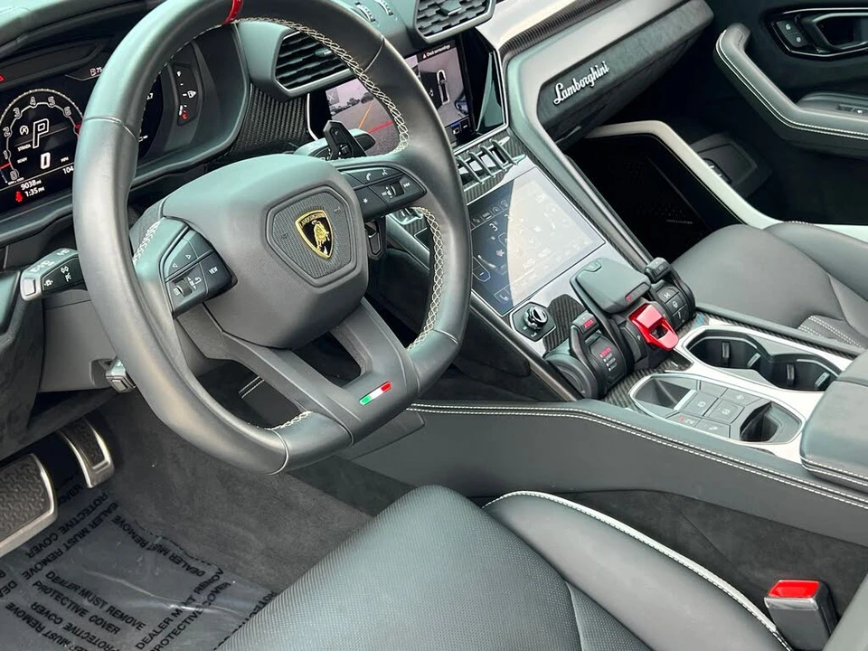 2023 Lamborghini Urus Performante - Image 18 of 31