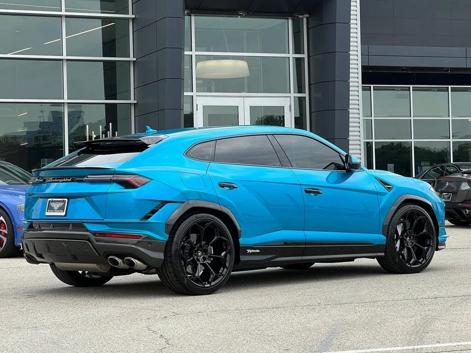 2023 Lamborghini Urus Performante - Image 8 of 31