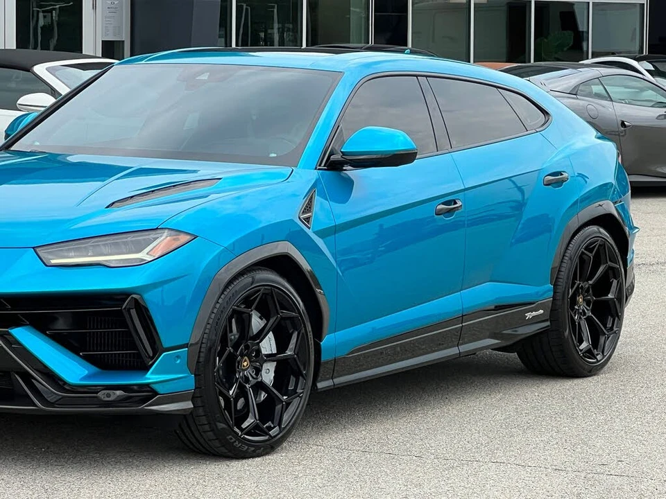 2023 Lamborghini Urus Performante - Image 10 of 31