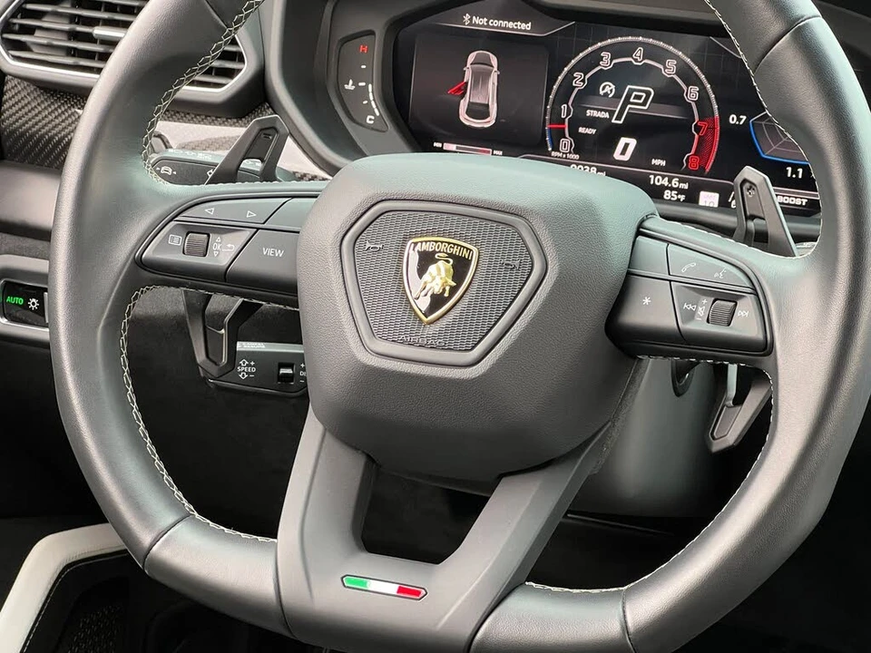 2023 Lamborghini Urus Performante - Image 27 of 31