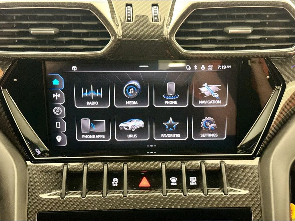 2023 Lamborghini Urus Performante - Image 15 of 31