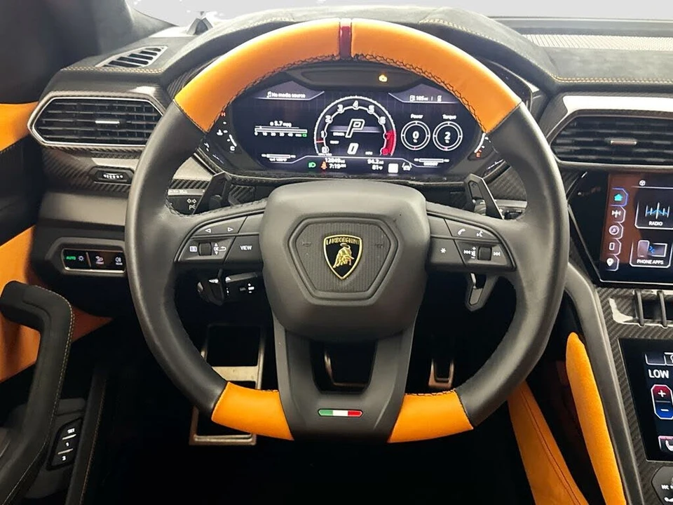 2023 Lamborghini Urus Performante - Image 11 of 31