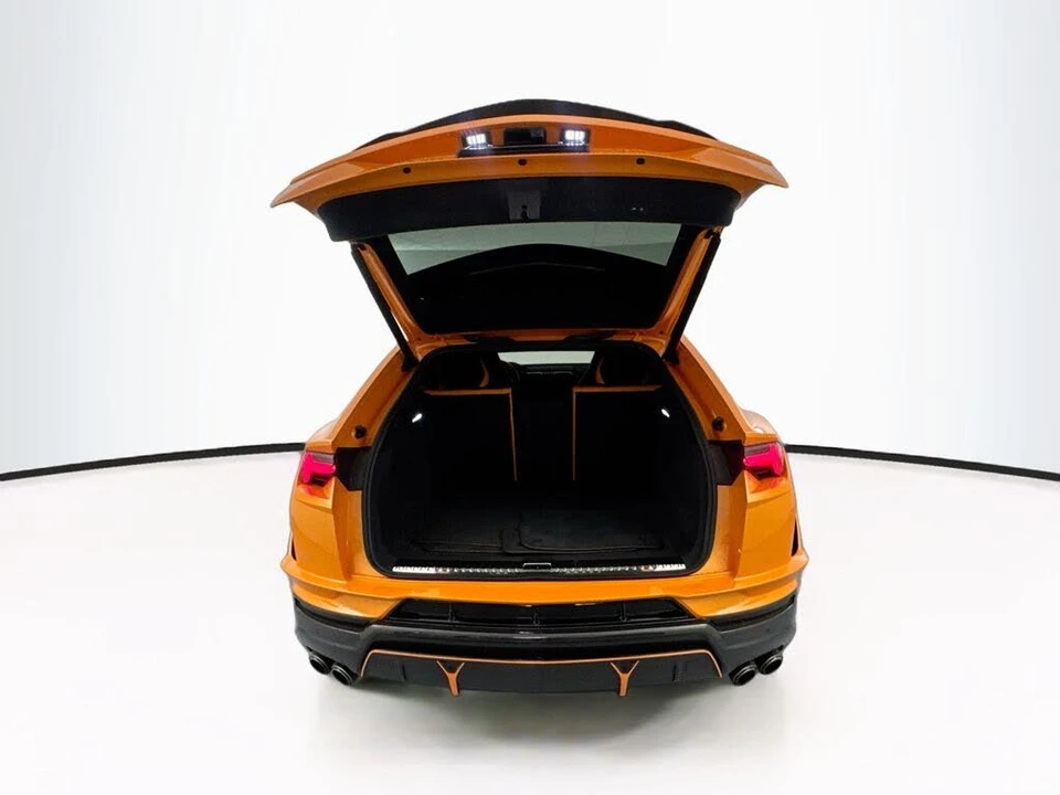 2023 Lamborghini Urus Performante - Image 29 of 31