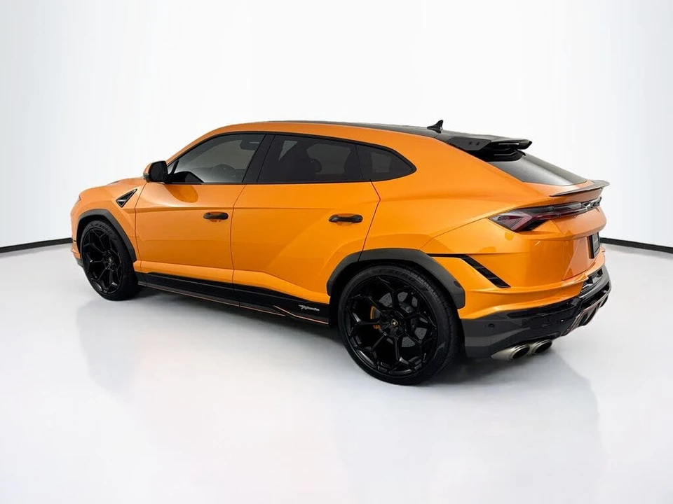 2023 Lamborghini Urus Performante - Image 7 of 31