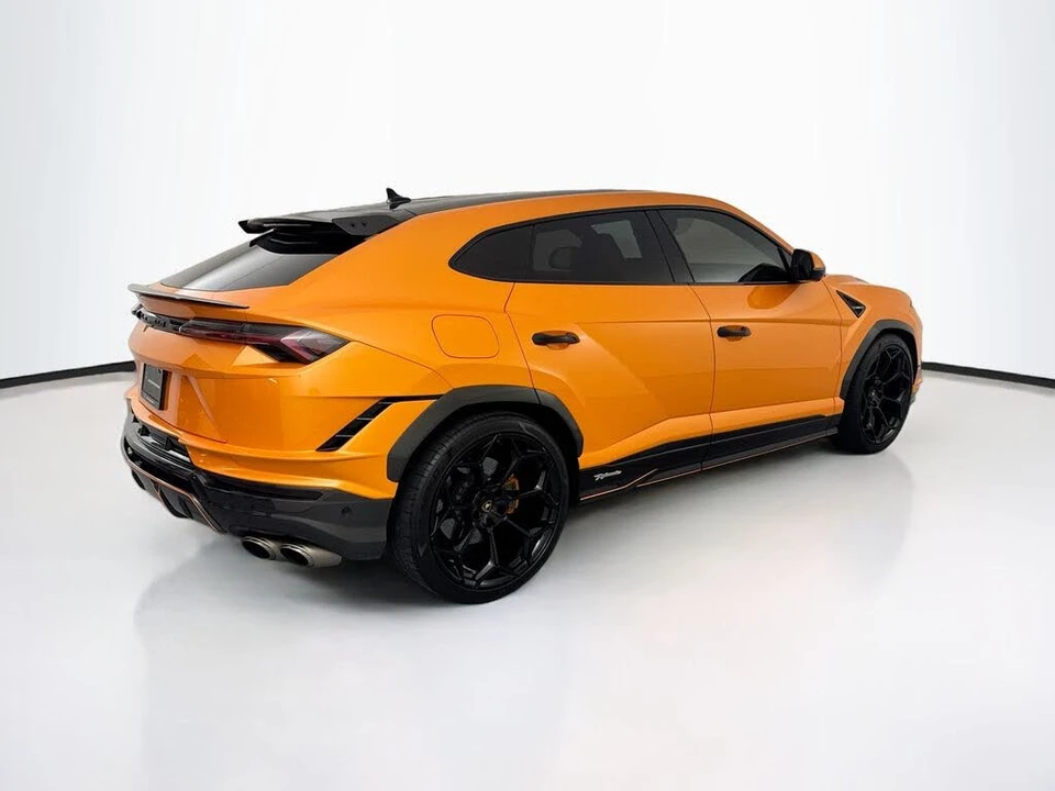 2023 Lamborghini Urus Performante - Image 5 of 31