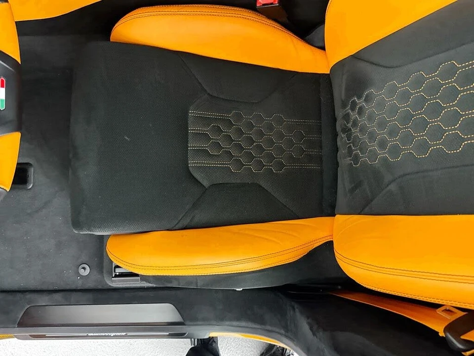 2023 Lamborghini Urus Performante - Image 20 of 31