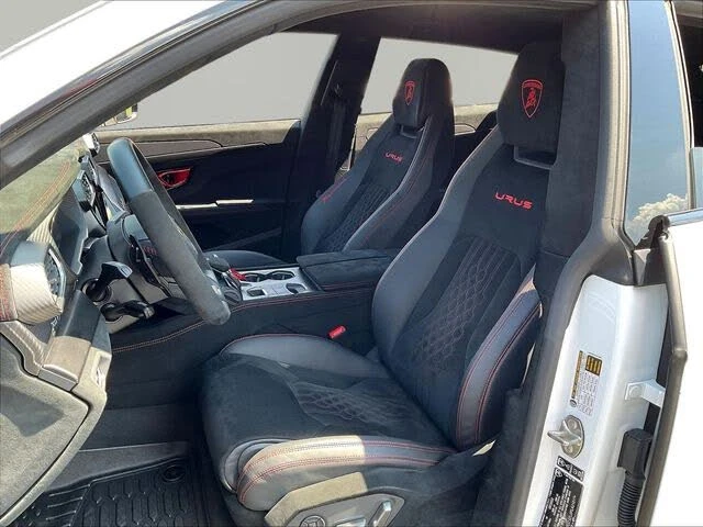 2023 Lamborghini Urus Performante - Image 21 of 31