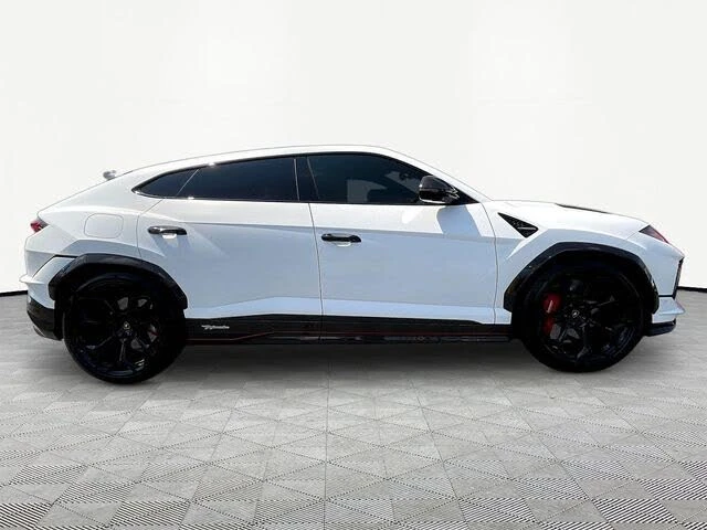 2023 Lamborghini Urus Performante - Image 8 of 31