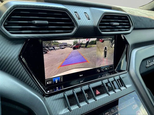 2023 Lamborghini Urus Performante - Image 16 of 31