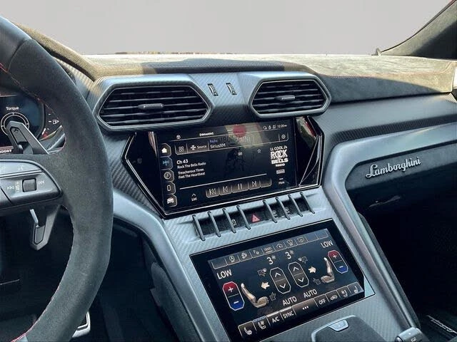 2023 Lamborghini Urus Performante - Image 11 of 31