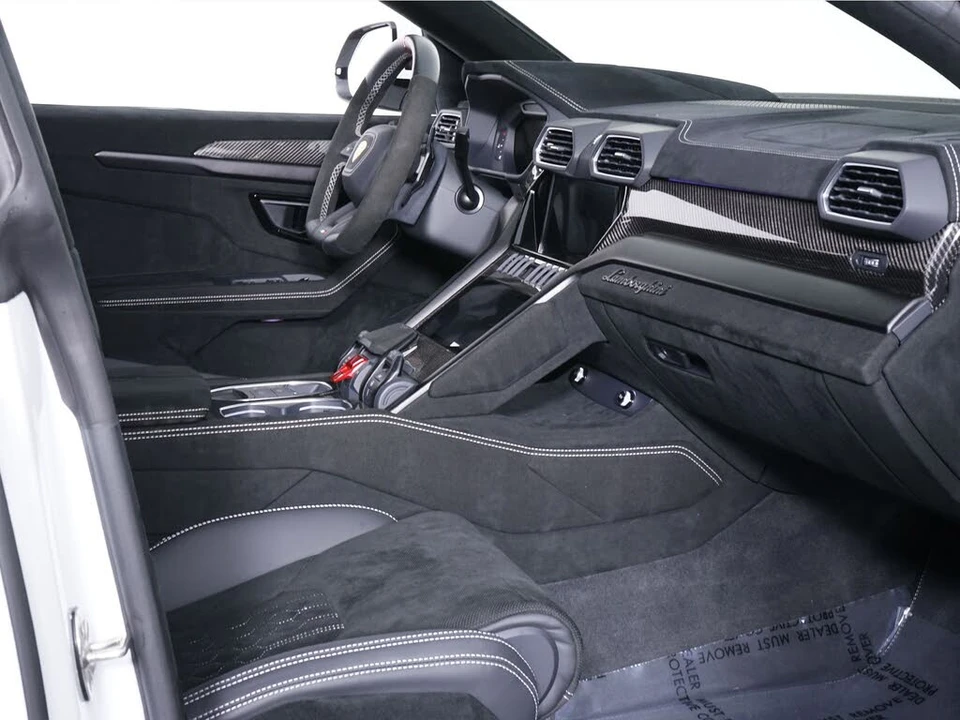 2023 Lamborghini Urus Performante - Image 24 of 31
