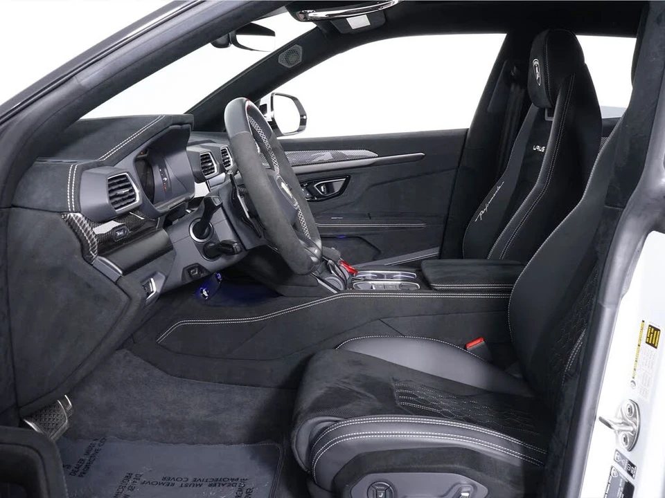 2023 Lamborghini Urus Performante - Image 4 of 31