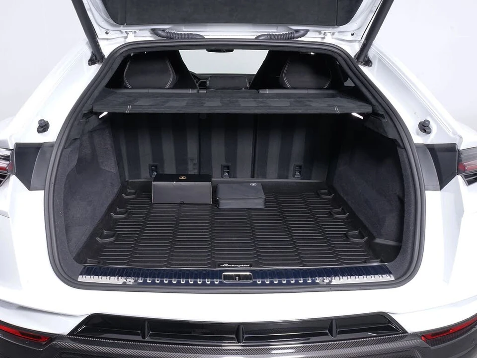 2023 Lamborghini Urus Performante - Image 18 of 31