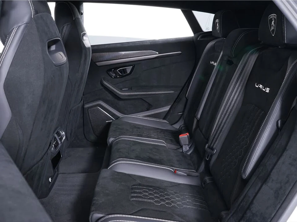 2023 Lamborghini Urus Performante - Image 26 of 31