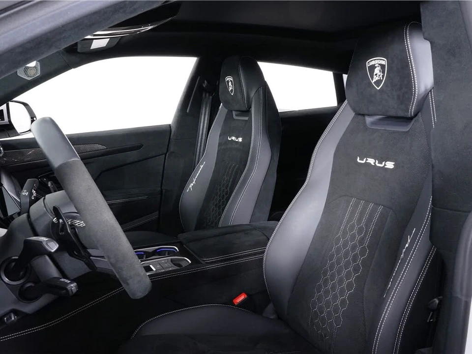 2023 Lamborghini Urus Performante - Image 25 of 31