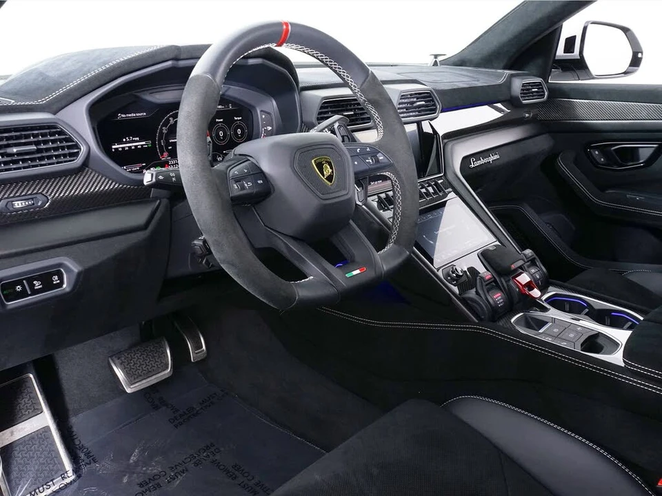2023 Lamborghini Urus Performante - Image 5 of 31