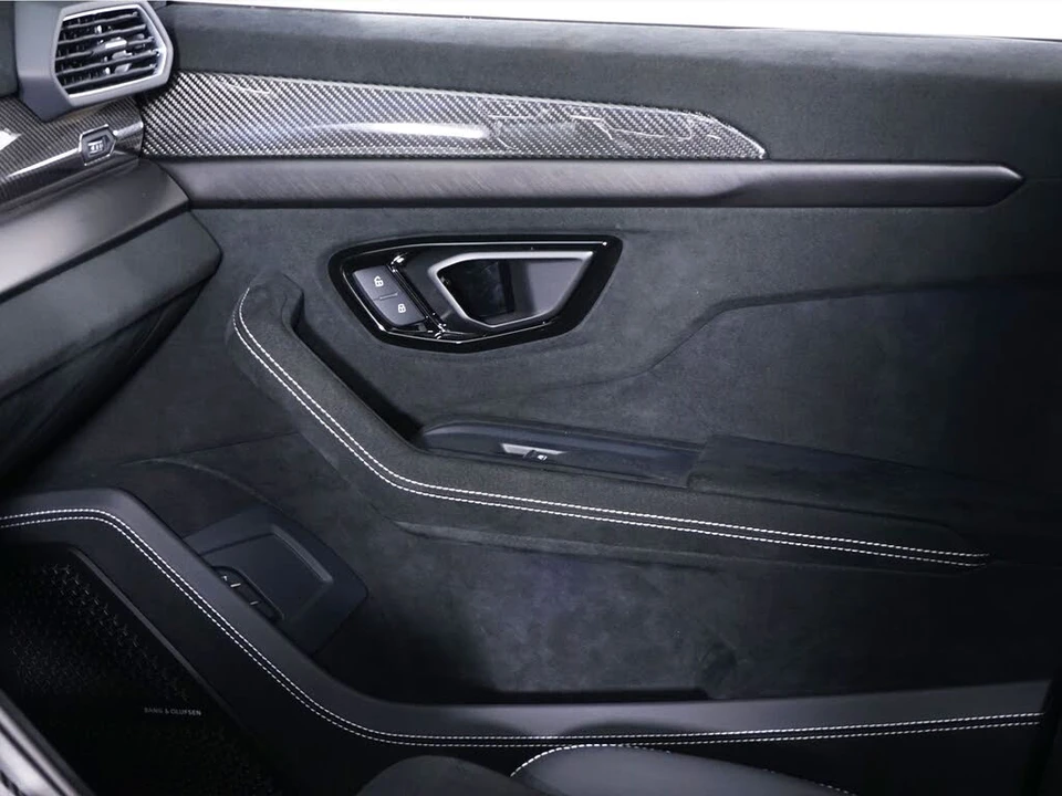 2023 Lamborghini Urus Performante - Image 22 of 31