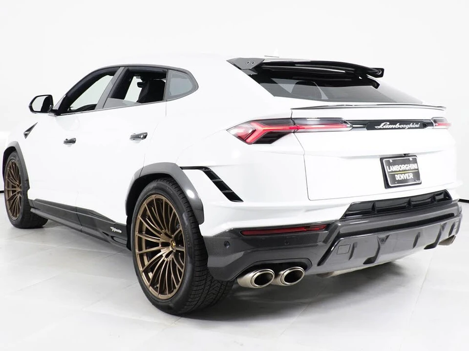 2023 Lamborghini Urus Performante - Image 17 of 31