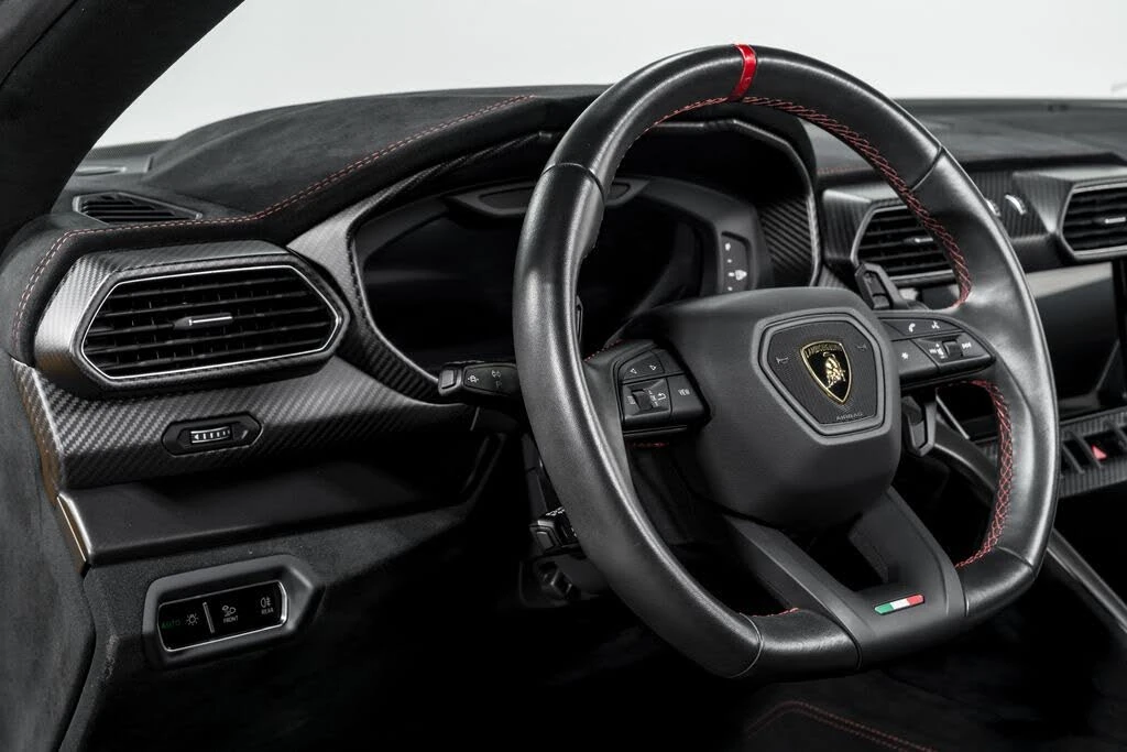 2023 Lamborghini Urus Performante - Image 14 of 31