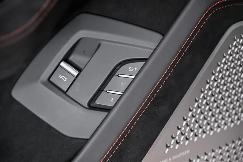 2023 Lamborghini Urus Performante - Image 14 of 31