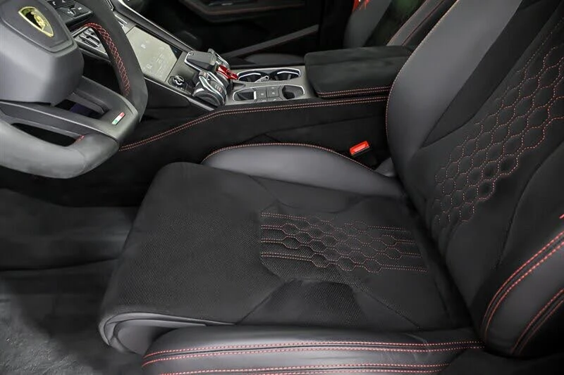2023 Lamborghini Urus Performante - Image 17 of 31