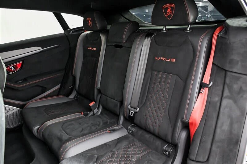 2023 Lamborghini Urus Performante - Image 20 of 31