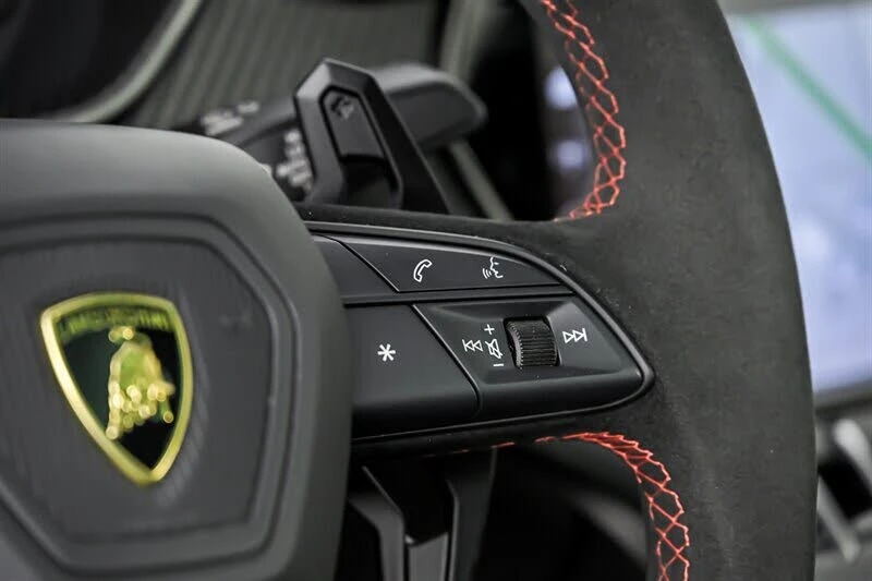 2023 Lamborghini Urus Performante - Image 23 of 31