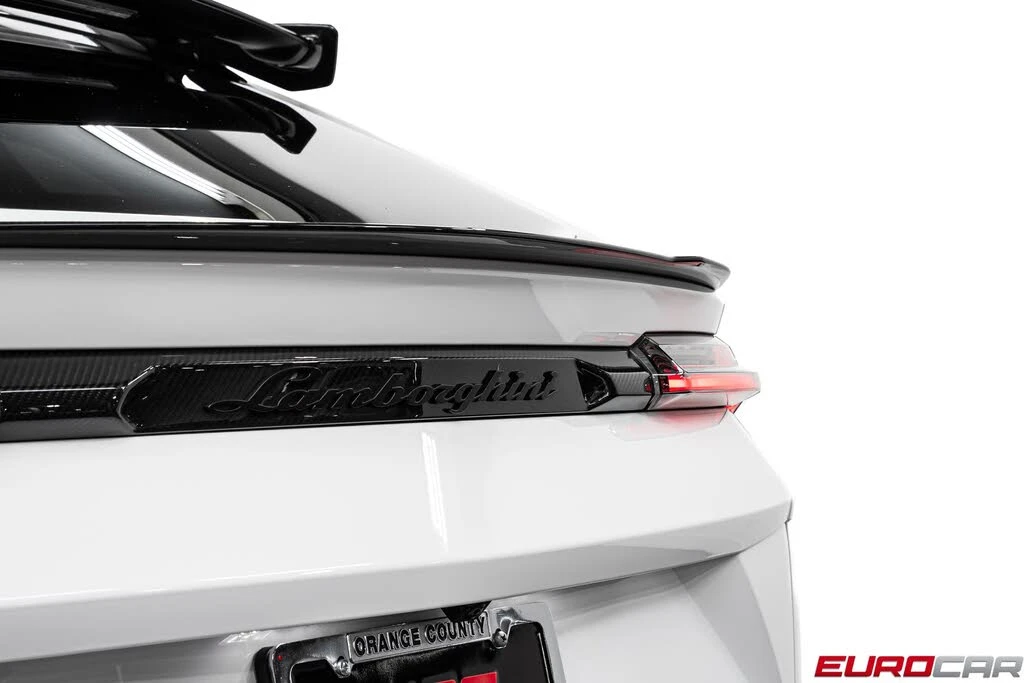 2023 Lamborghini Urus Performante - Image 27 of 31