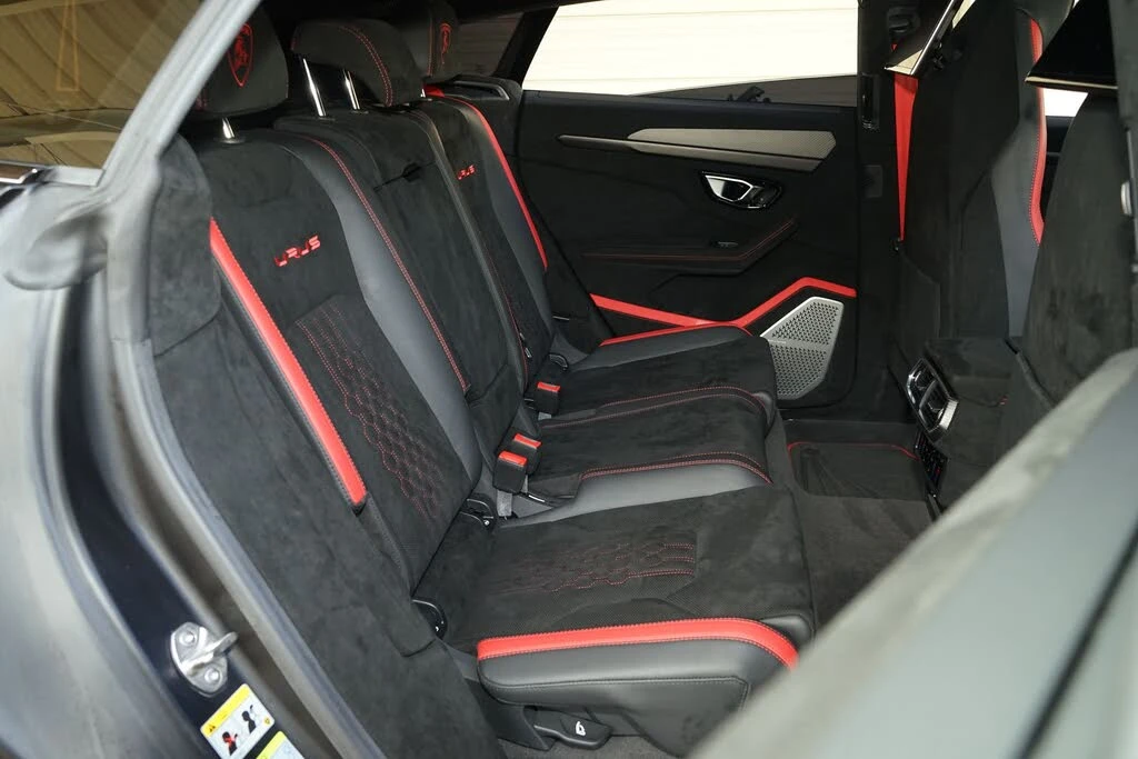 2023 Lamborghini Urus Performante - Image 28 of 31