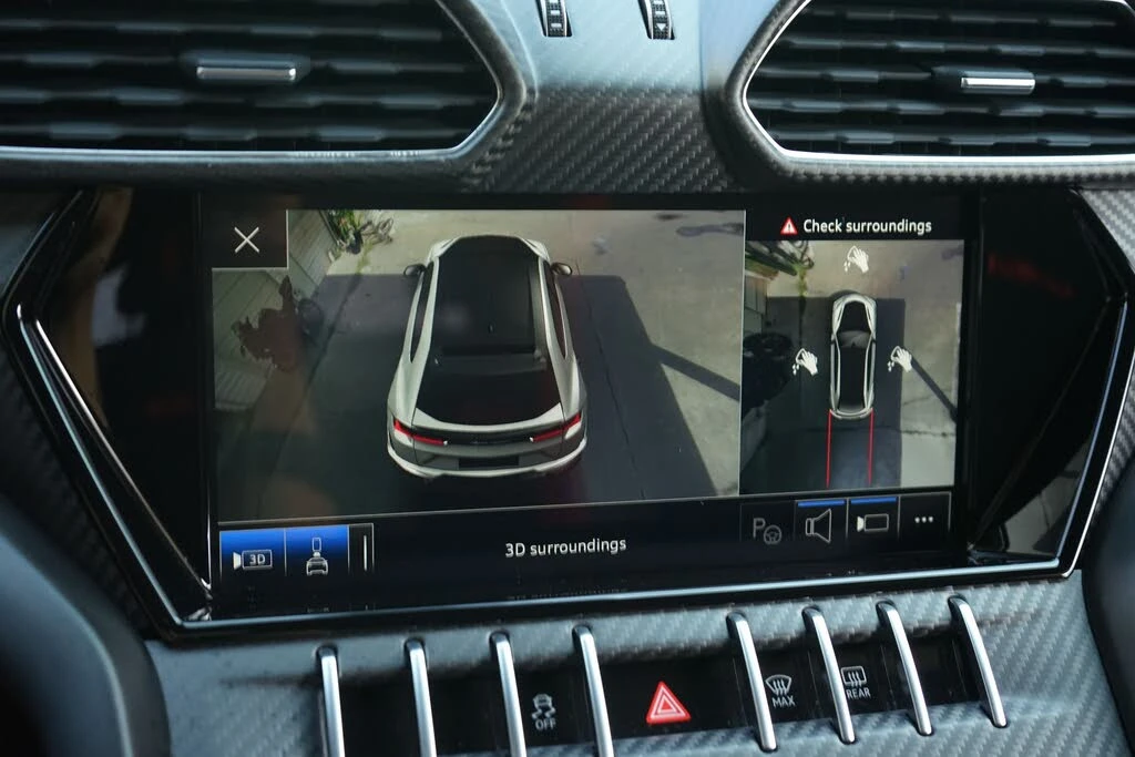 2023 Lamborghini Urus Performante - Image 24 of 31