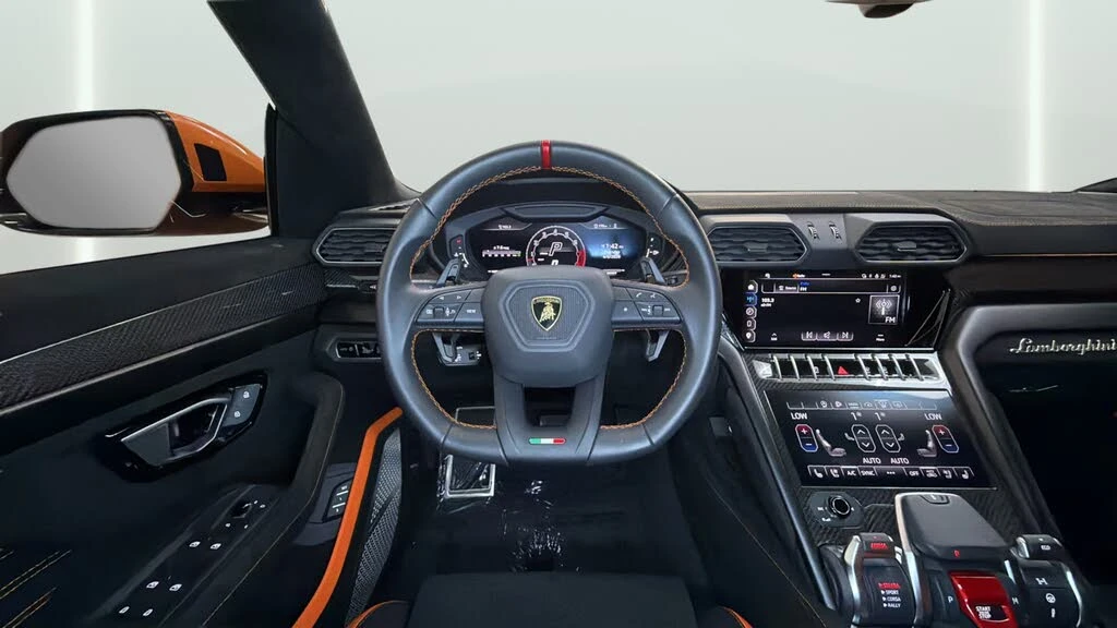 2023 Lamborghini Urus Performante - Image 17 of 31