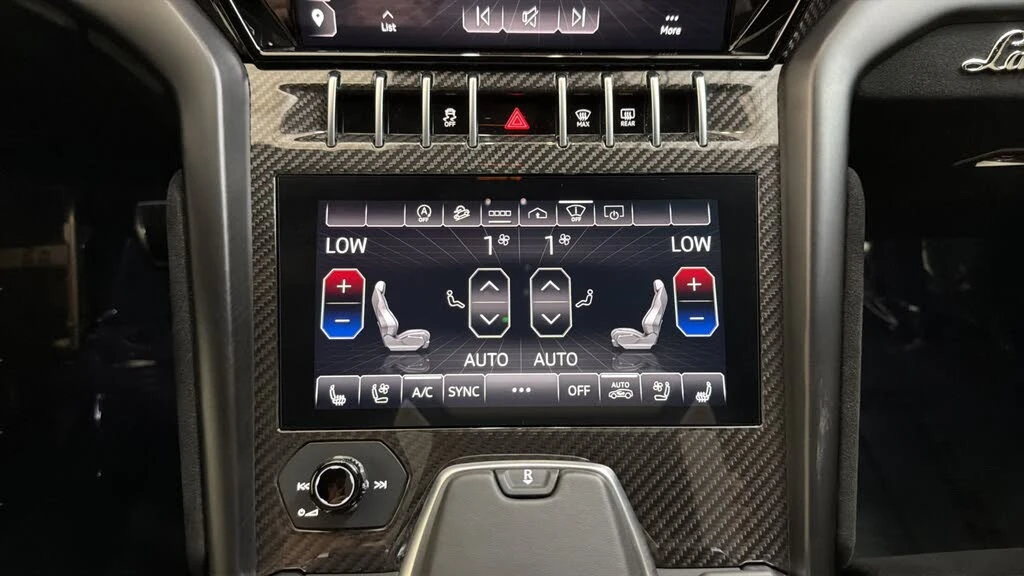 2023 Lamborghini Urus Performante - Image 28 of 31