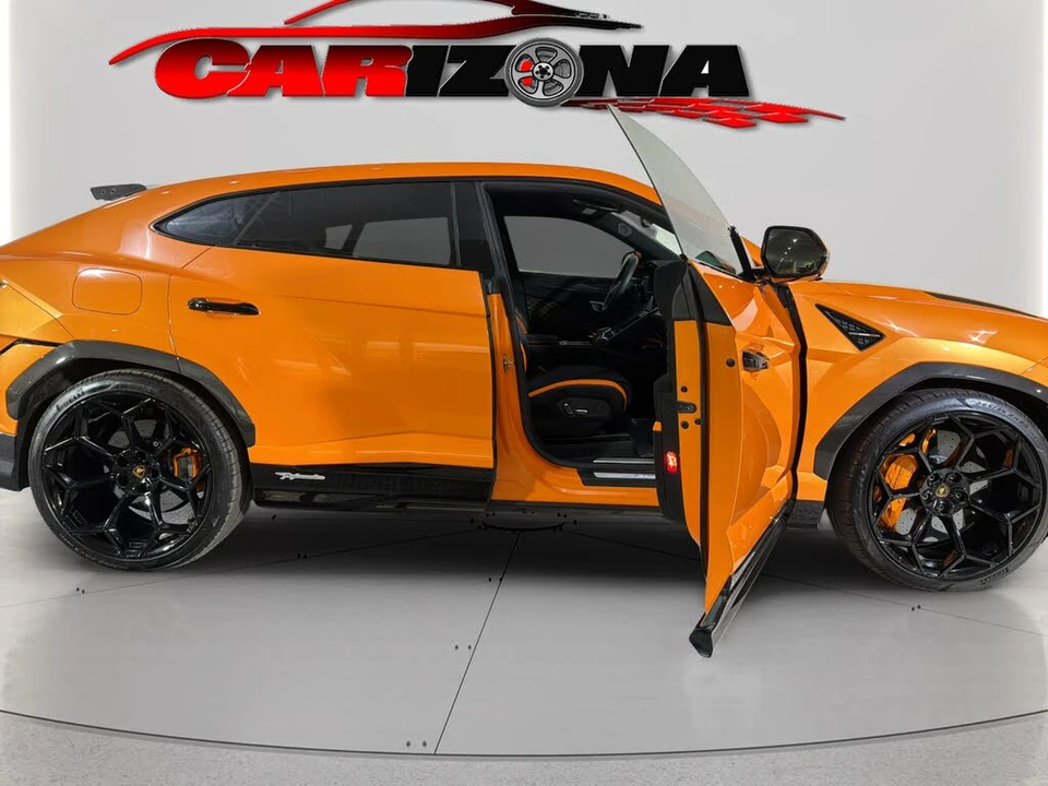 2023 Lamborghini Urus Performante - Image 14 of 31