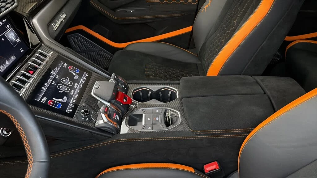 2023 Lamborghini Urus Performante - Image 26 of 31