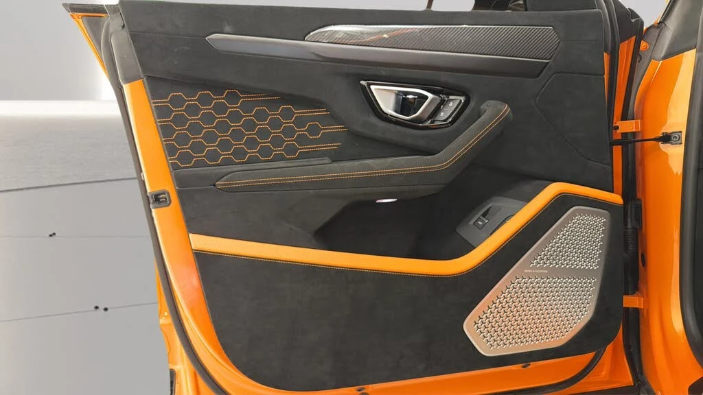 2023 Lamborghini Urus Performante - Image 21 of 31