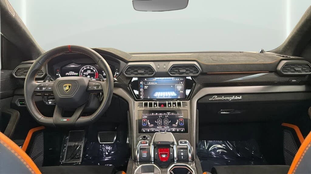 2023 Lamborghini Urus Performante - Image 15 of 31