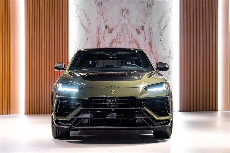 2023 Lamborghini Urus Performante - Image 2 of 31