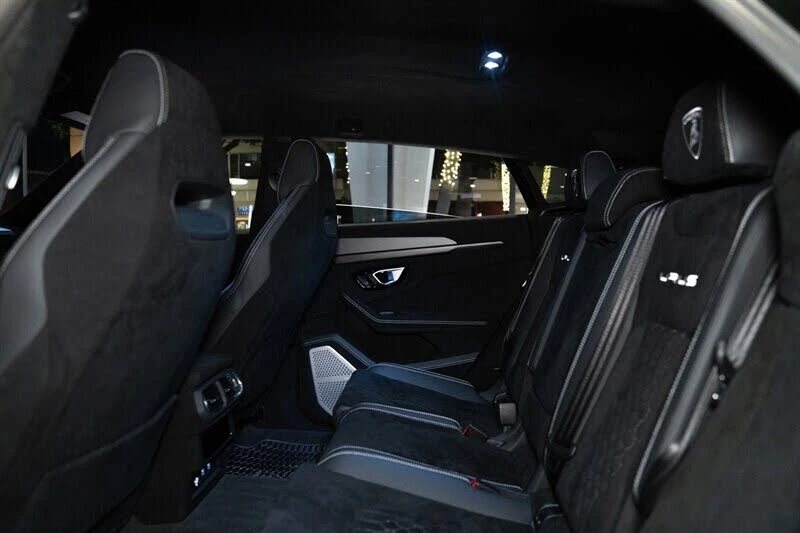 2023 Lamborghini Urus Performante - Image 8 of 31