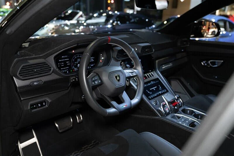 2023 Lamborghini Urus Performante - Image 13 of 31