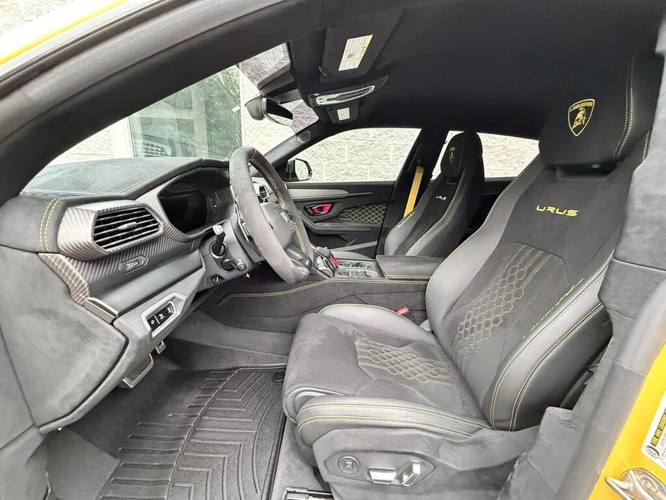 2023 Lamborghini Urus Performante - Image 19 of 31