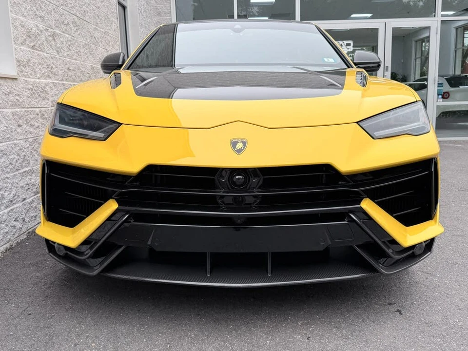 2023 Lamborghini Urus Performante - Image 5 of 31